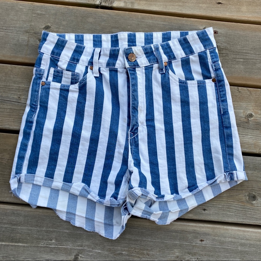3/$25 || H&M Divided Striped High-Waist Denim Shorts